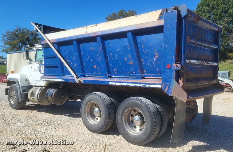 image for item DQ3708 2003 Mack RD688S dump truck