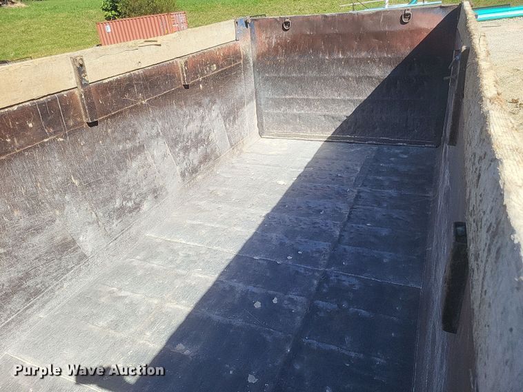 image for item DQ3708 2003 Mack RD688S dump truck