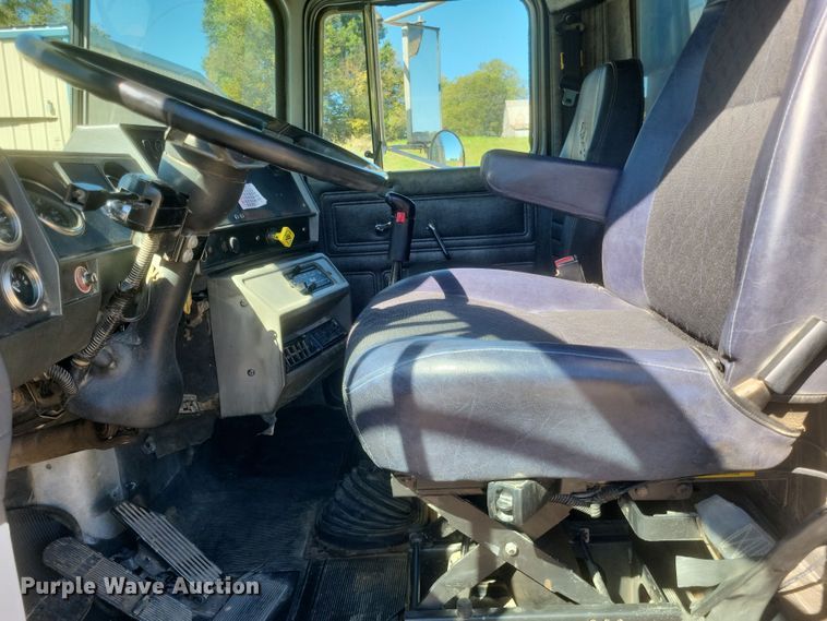 image for item DQ3708 2003 Mack RD688S dump truck