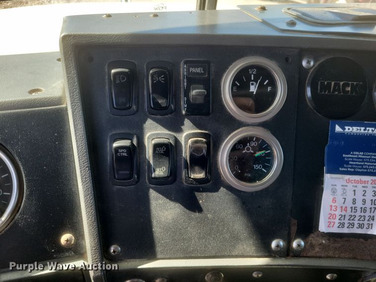 image for item DQ3708 2003 Mack RD688S dump truck