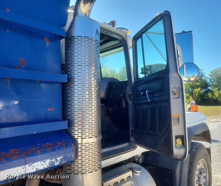image for item DQ3708 2003 Mack RD688S dump truck