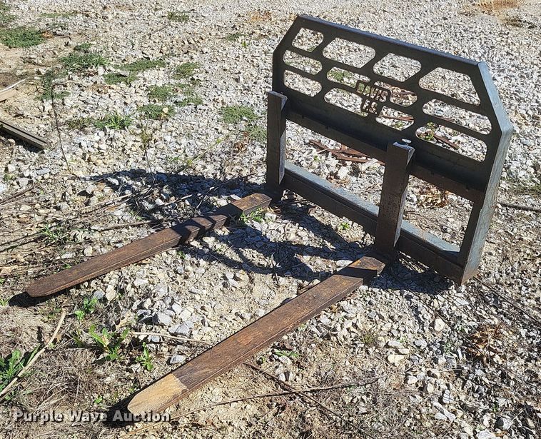 image for item DQ3709 2007 Takeuchi  TL150 tracked skid steer loader