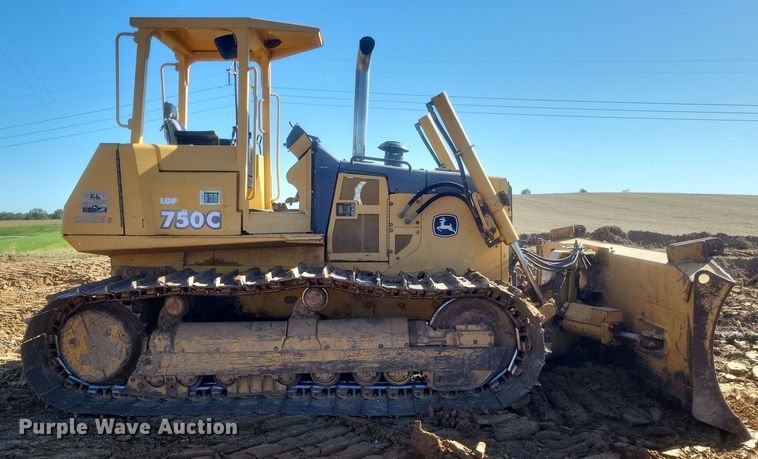 image for item DQ3710 2000 John Deere  750C LGP dozer