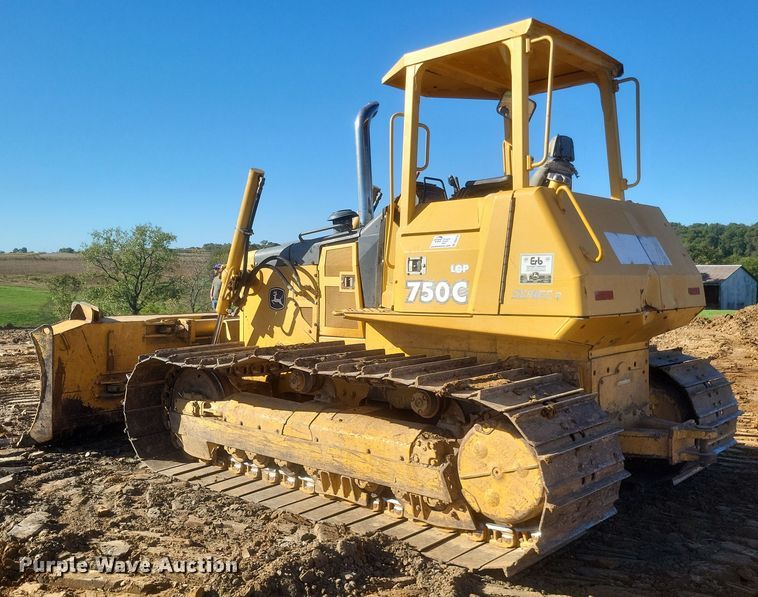 image for item DQ3710 2000 John Deere  750C LGP dozer
