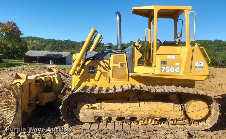 image for item DQ3710 2000 John Deere  750C LGP dozer