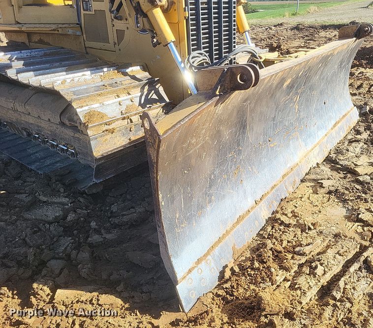 image for item DQ3710 2000 John Deere  750C LGP dozer