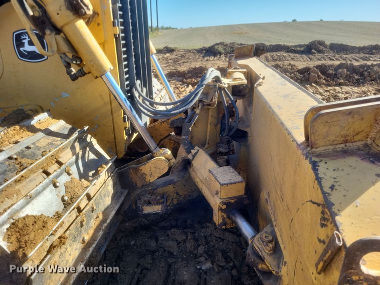 image for item DQ3710 2000 John Deere  750C LGP dozer