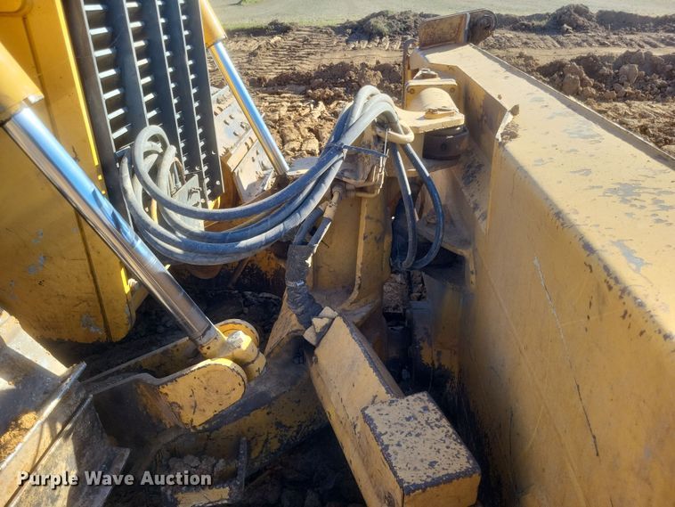 image for item DQ3710 2000 John Deere  750C LGP dozer