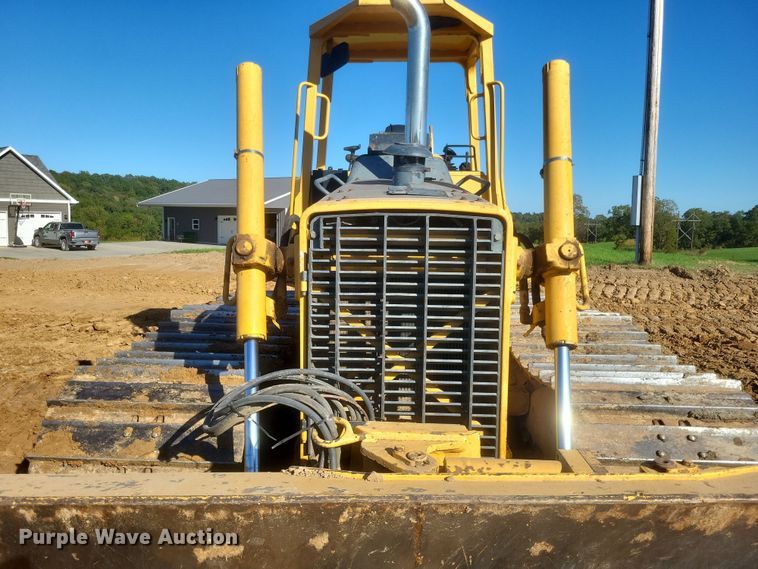 image for item DQ3710 2000 John Deere  750C LGP dozer