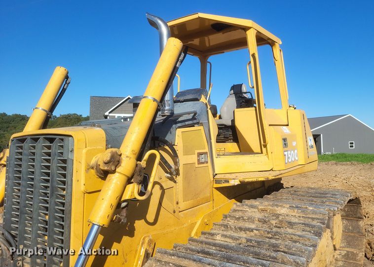 image for item DQ3710 2000 John Deere  750C LGP dozer
