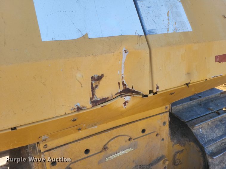 image for item DQ3710 2000 John Deere  750C LGP dozer