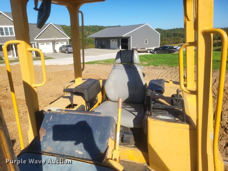 image for item DQ3710 2000 John Deere  750C LGP dozer