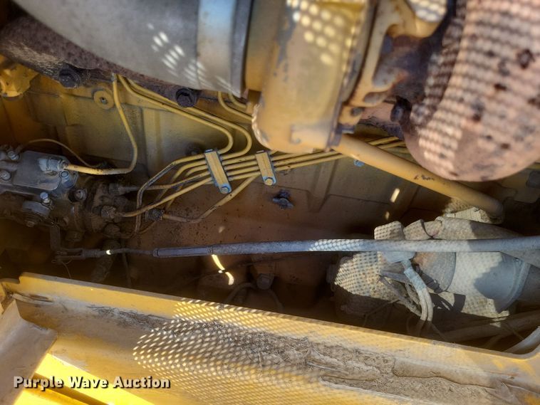 image for item DQ3710 2000 John Deere  750C LGP dozer