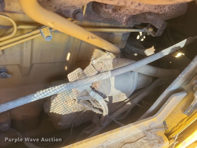 image for item DQ3710 2000 John Deere  750C LGP dozer