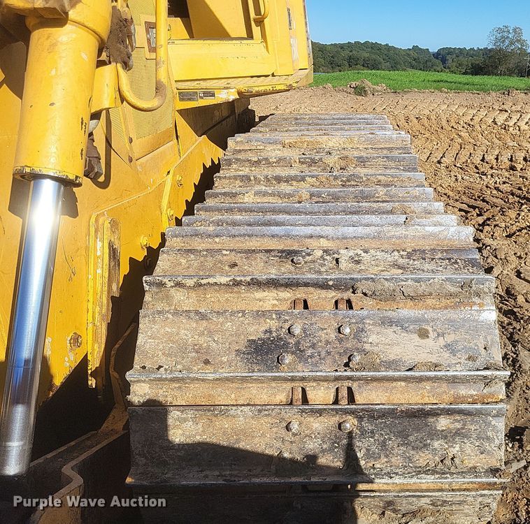 image for item DQ3710 2000 John Deere  750C LGP dozer