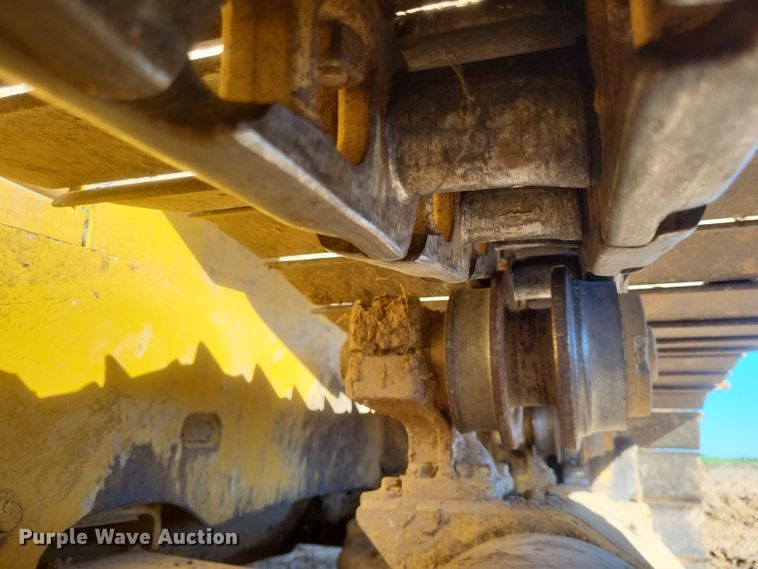 image for item DQ3710 2000 John Deere  750C LGP dozer