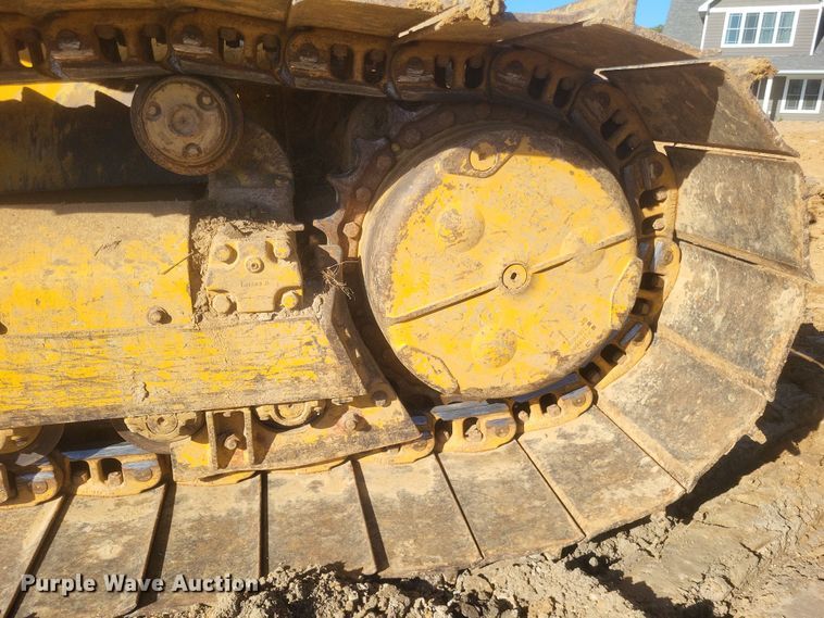 image for item DQ3710 2000 John Deere  750C LGP dozer