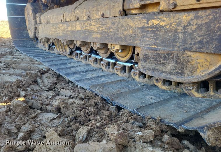 image for item DQ3710 2000 John Deere  750C LGP dozer