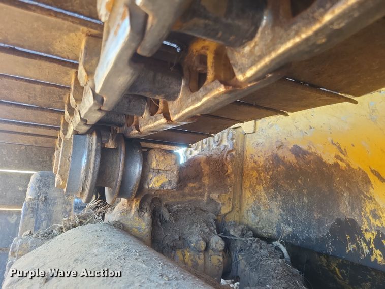 image for item DQ3710 2000 John Deere  750C LGP dozer