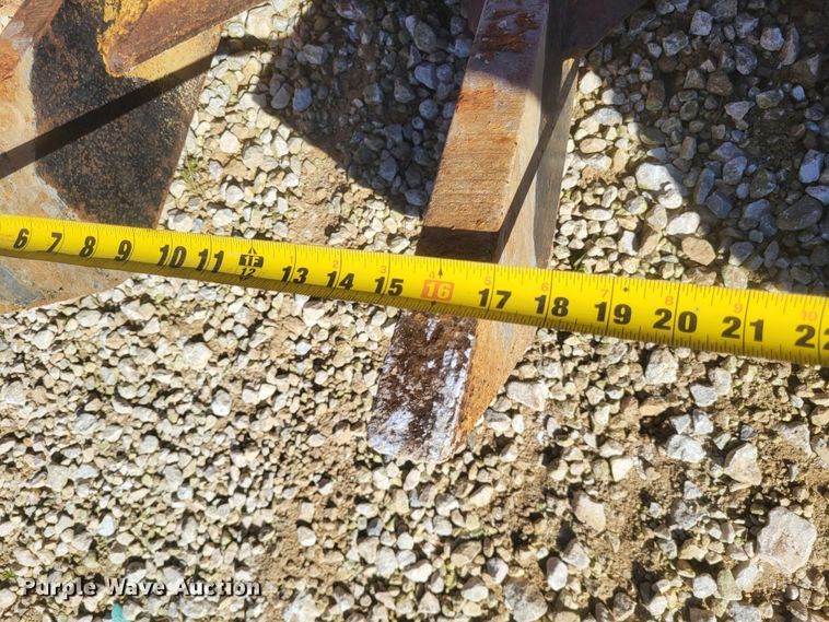 image for item DQ3710 2000 John Deere  750C LGP dozer