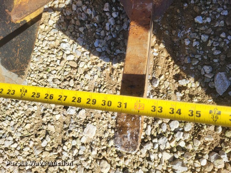 image for item DQ3710 2000 John Deere  750C LGP dozer