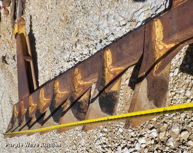 image for item DQ3710 2000 John Deere  750C LGP dozer