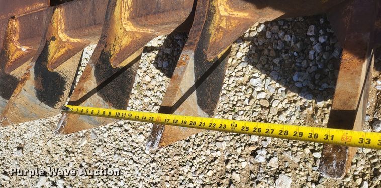 image for item DQ3710 2000 John Deere  750C LGP dozer