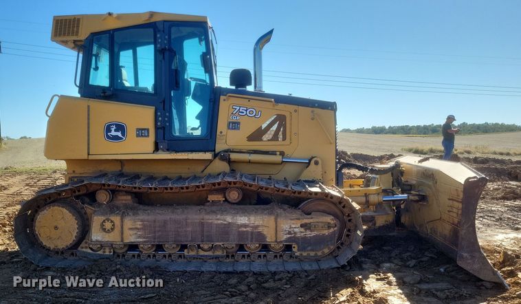 image for item DQ3711 2011 John Deere   750J LGP dozer