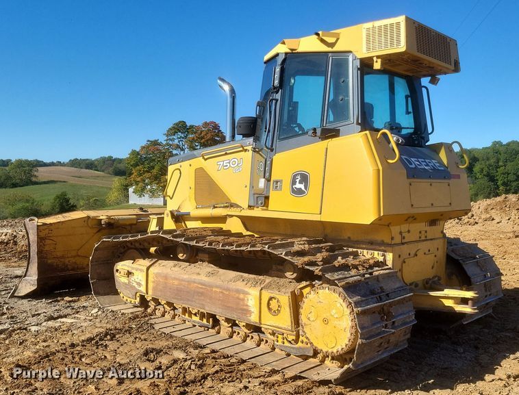 image for item DQ3711 2011 John Deere   750J LGP dozer