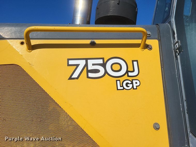 image for item DQ3711 2011 John Deere   750J LGP dozer