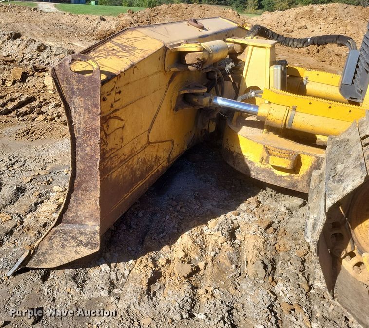 image for item DQ3711 2011 John Deere   750J LGP dozer