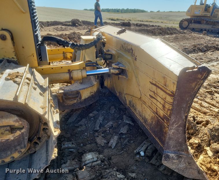 image for item DQ3711 2011 John Deere   750J LGP dozer