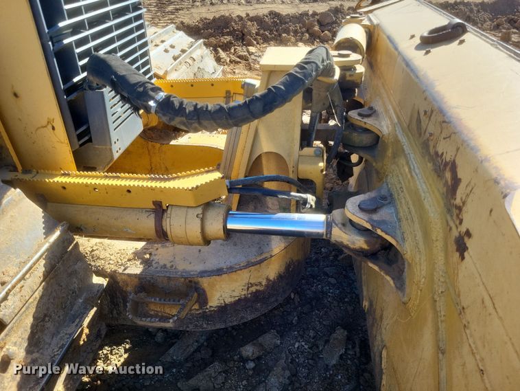 image for item DQ3711 2011 John Deere   750J LGP dozer