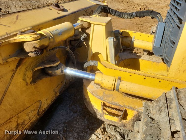 image for item DQ3711 2011 John Deere   750J LGP dozer