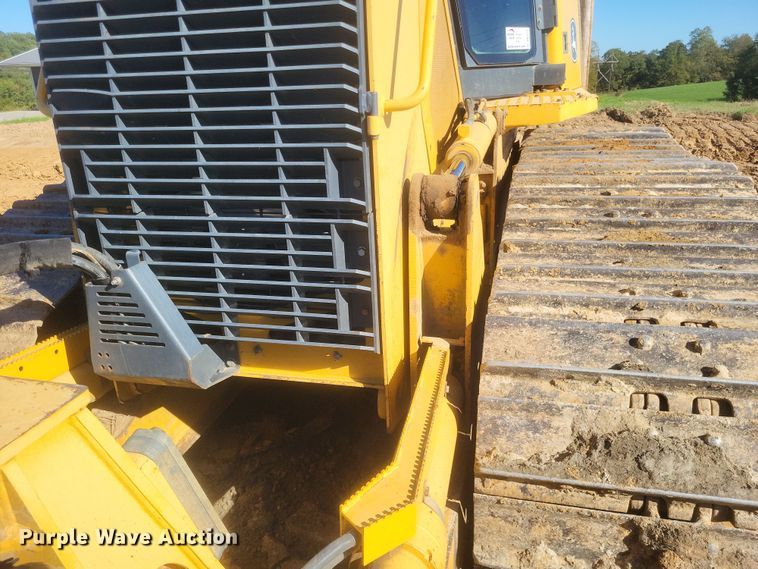 image for item DQ3711 2011 John Deere   750J LGP dozer