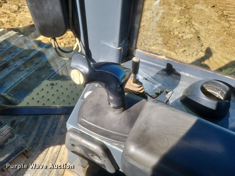 image for item DQ3711 2011 John Deere   750J LGP dozer