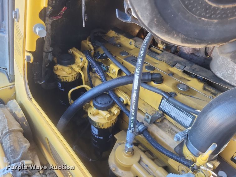 image for item DQ3711 2011 John Deere   750J LGP dozer