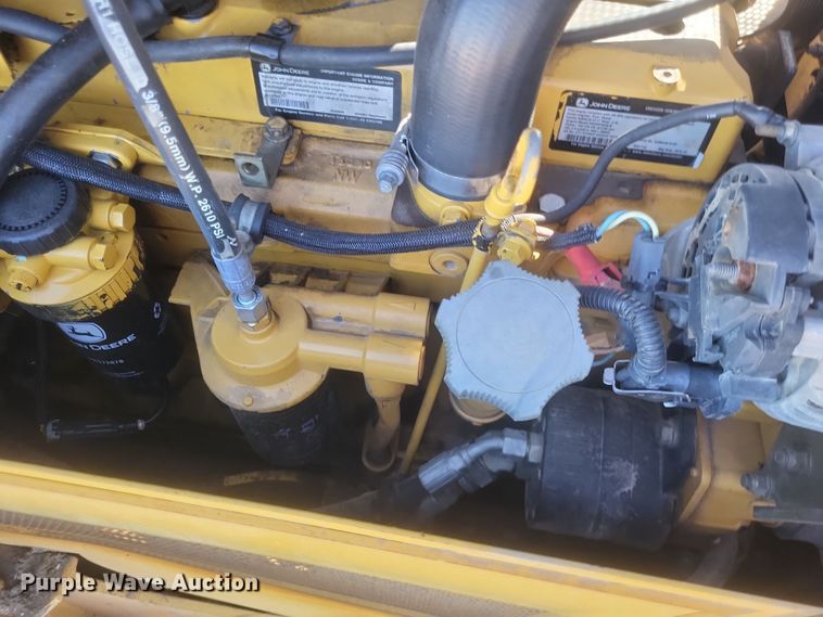 image for item DQ3711 2011 John Deere   750J LGP dozer