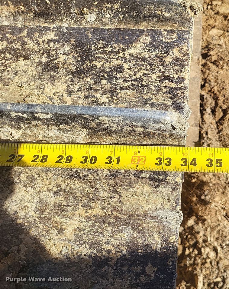 image for item DQ3711 2011 John Deere   750J LGP dozer