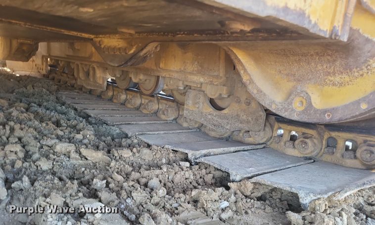 image for item DQ3711 2011 John Deere   750J LGP dozer