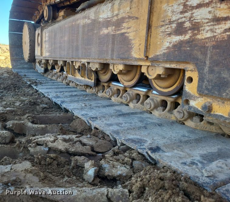 image for item DQ3711 2011 John Deere   750J LGP dozer