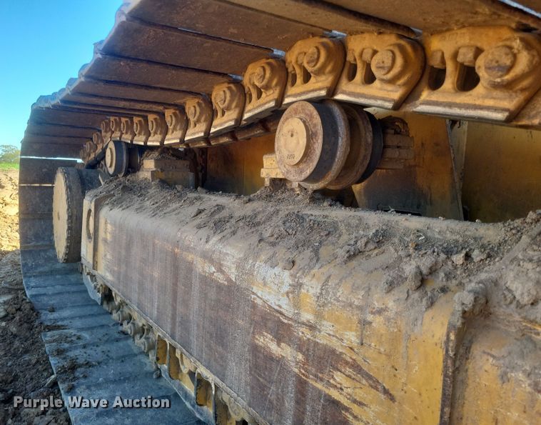 image for item DQ3711 2011 John Deere   750J LGP dozer