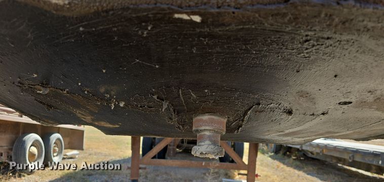 image for item DQ5232 2010 Travis T102 grain trailer