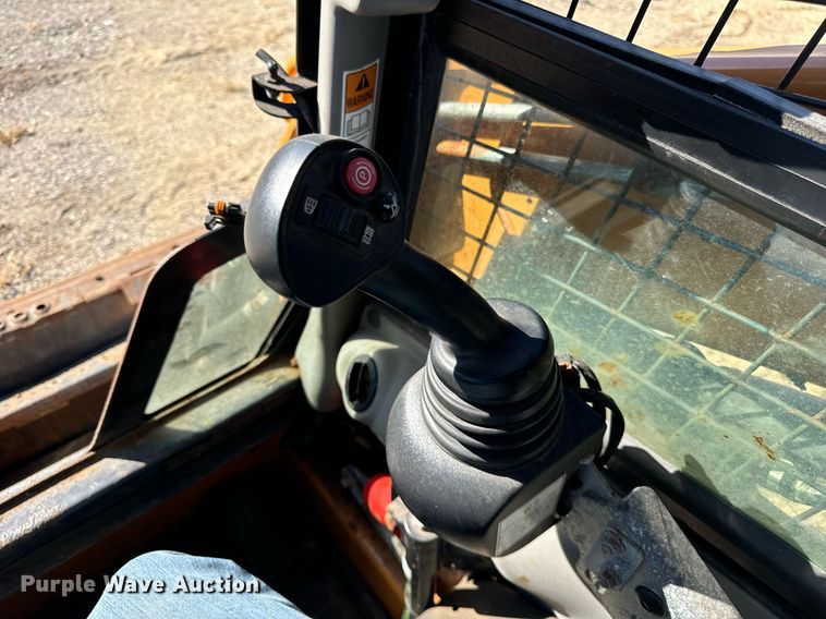 image for item DT2059 2018 Case SV280 skid steer loader