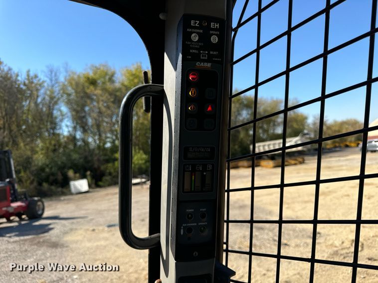 image for item DT2059 2018 Case SV280 skid steer loader