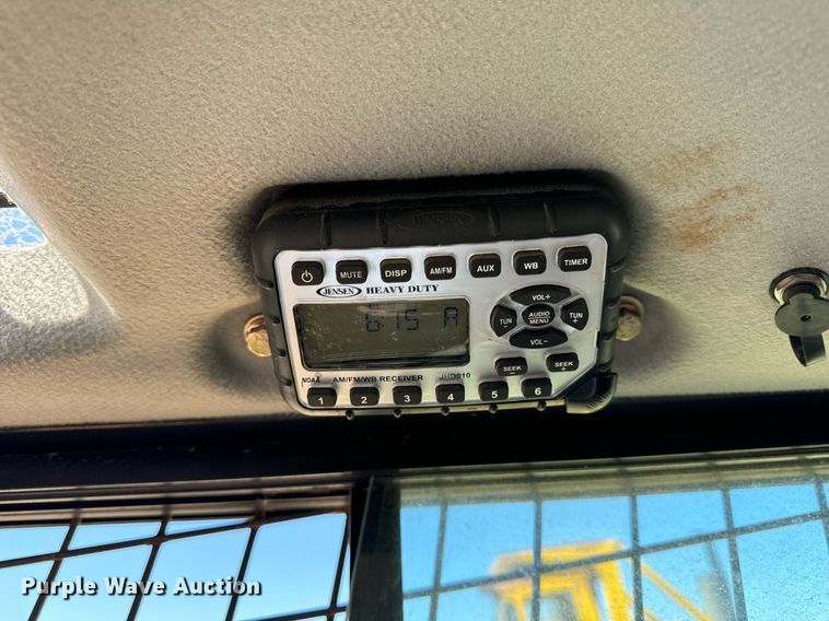 image for item DT2059 2018 Case SV280 skid steer loader