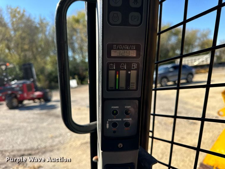 image for item DT2059 2018 Case SV280 skid steer loader