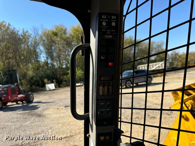 image for item DT2059 2018 Case SV280 skid steer loader