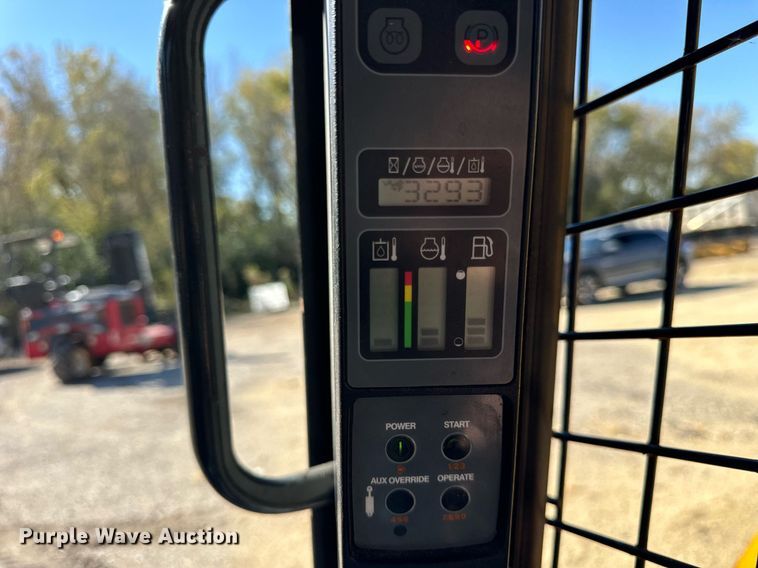 image for item DT2059 2018 Case SV280 skid steer loader