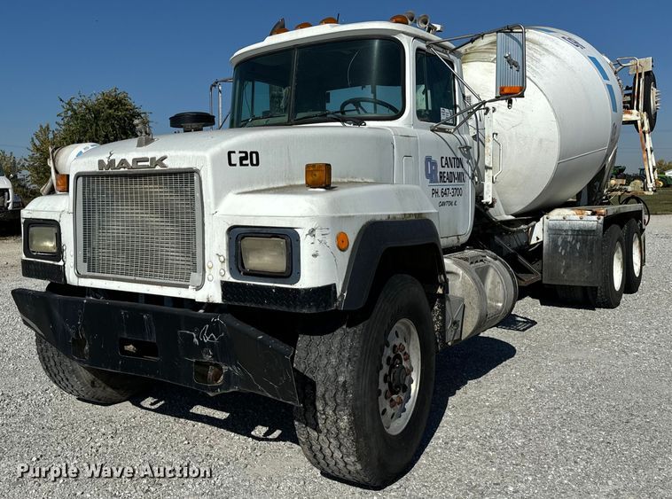 image for item DT2096 1999 Mack  RD690S ready mix truck